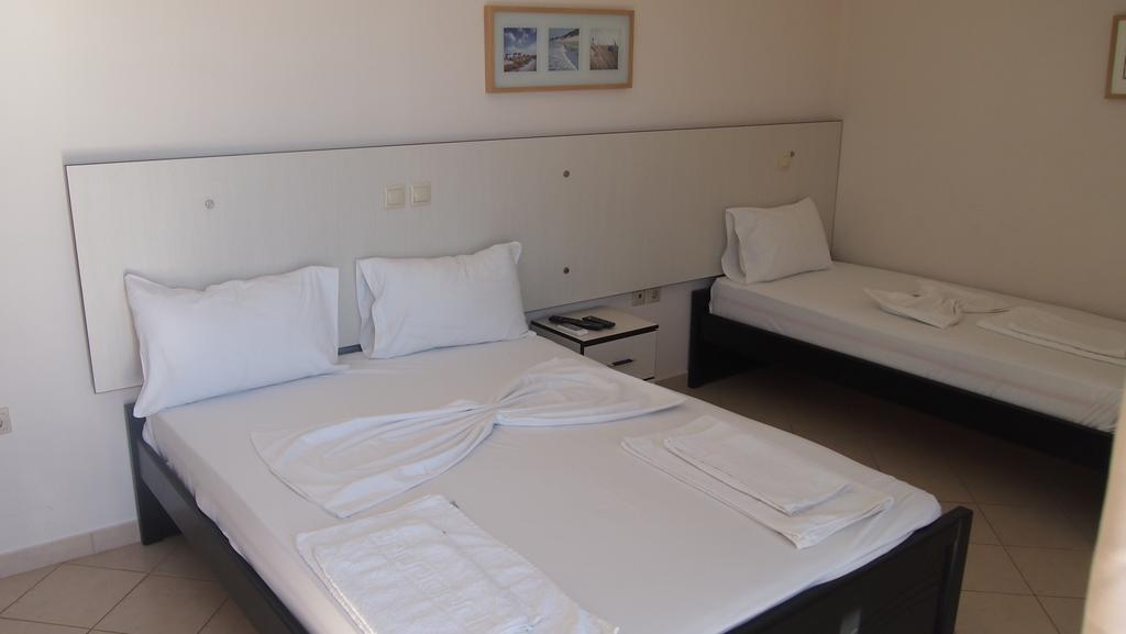 Rondos Hotel Himare Bilik gambar