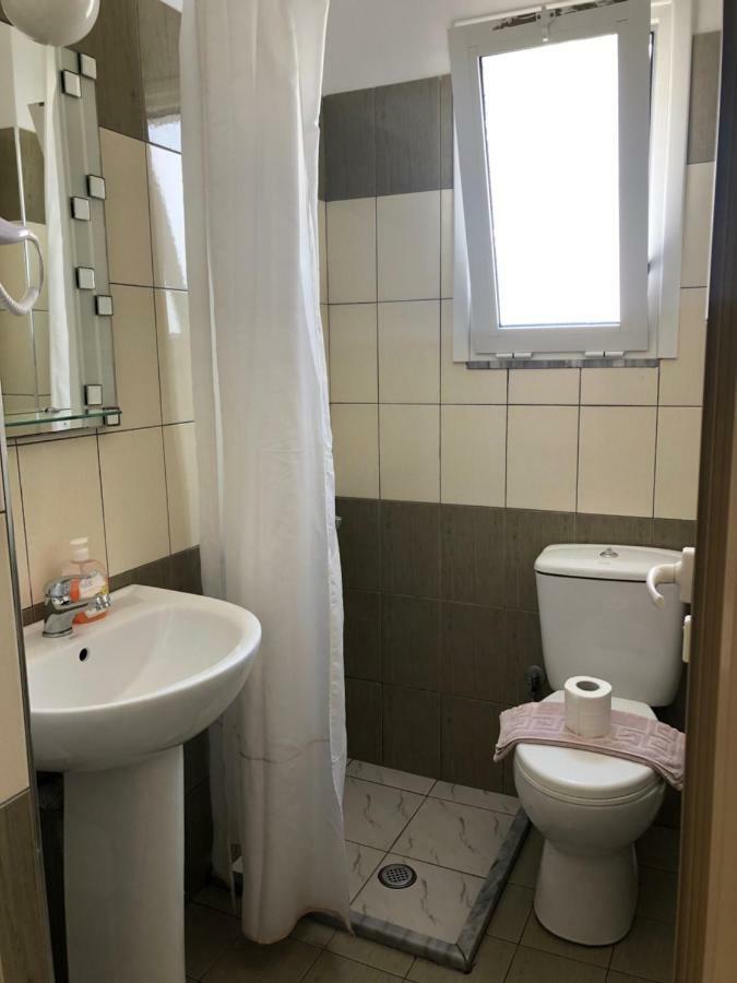 Rondos Hotel Himare Luaran gambar